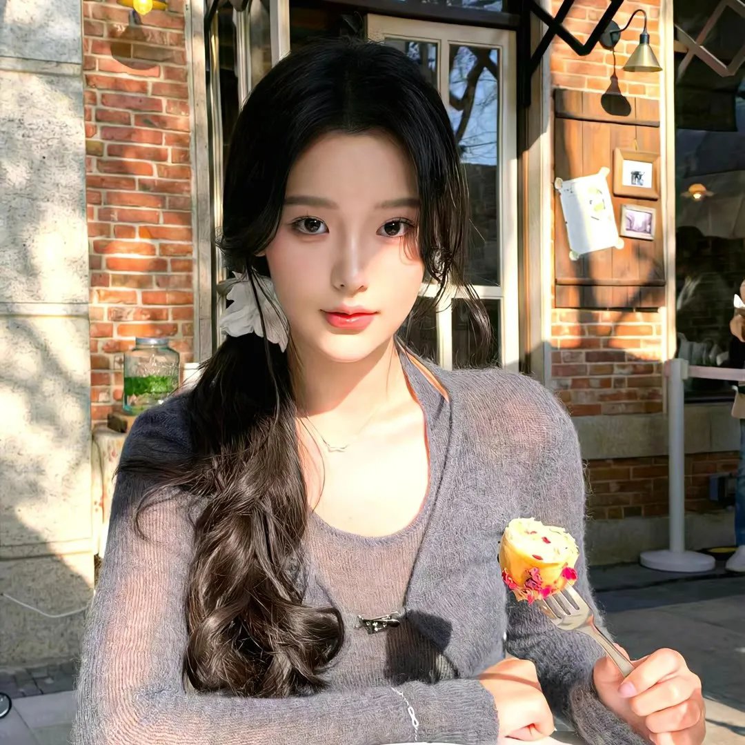 色情女监狱 封面